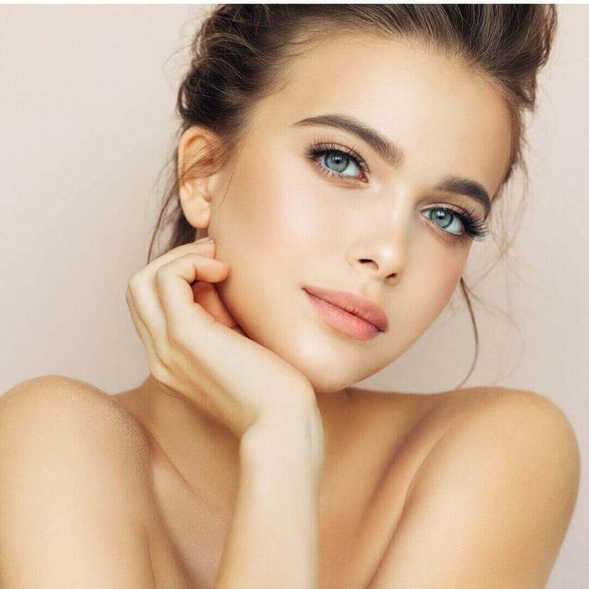 手のひらにキスする意味とは 体のパーツごとにキスの意味を紹介 7 7