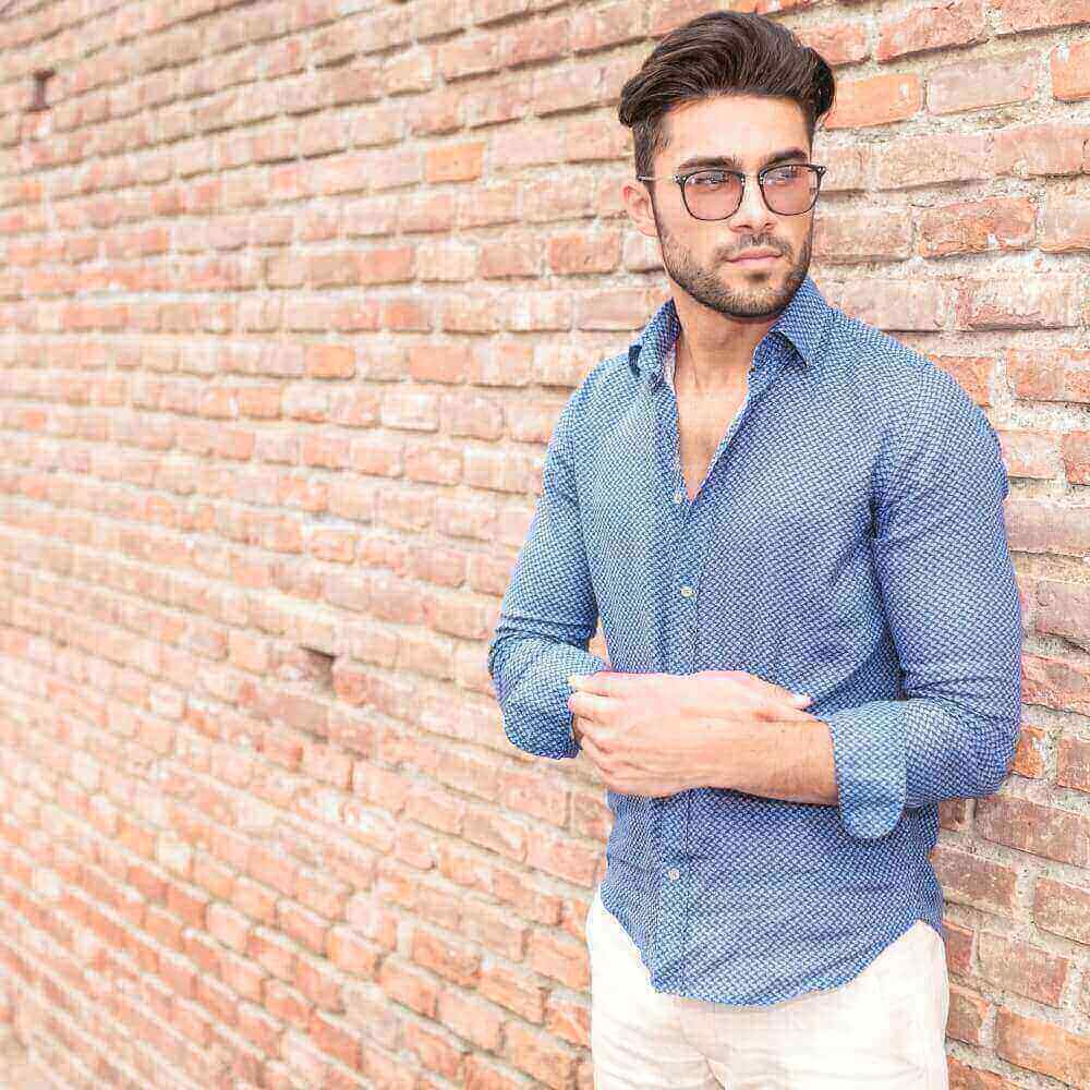 彼女とデート中なのに 他の女性を見てしまう彼氏の心理８パターン