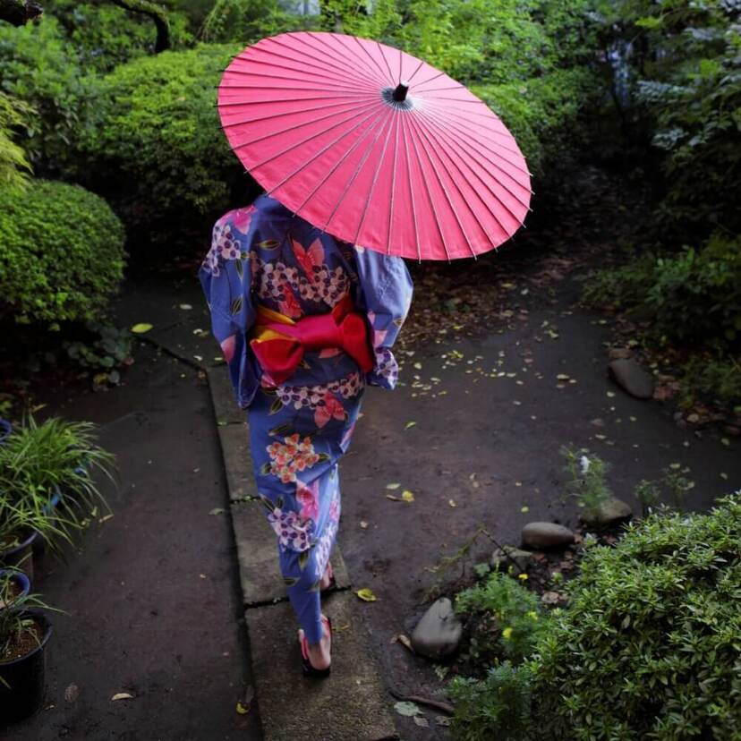 浴衣姿の彼女のしぐさに惚れ直す瞬間あるある７パターン