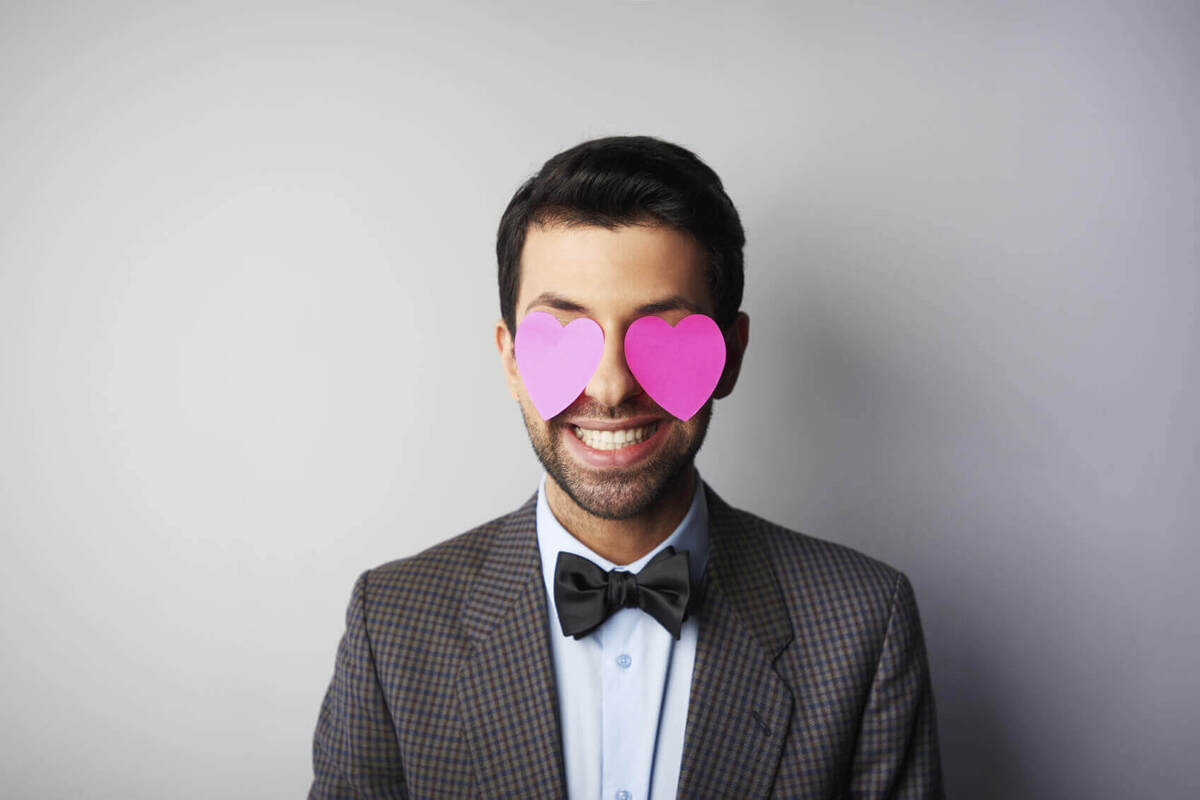 女の子をチラチラ見る男の心理８パターン