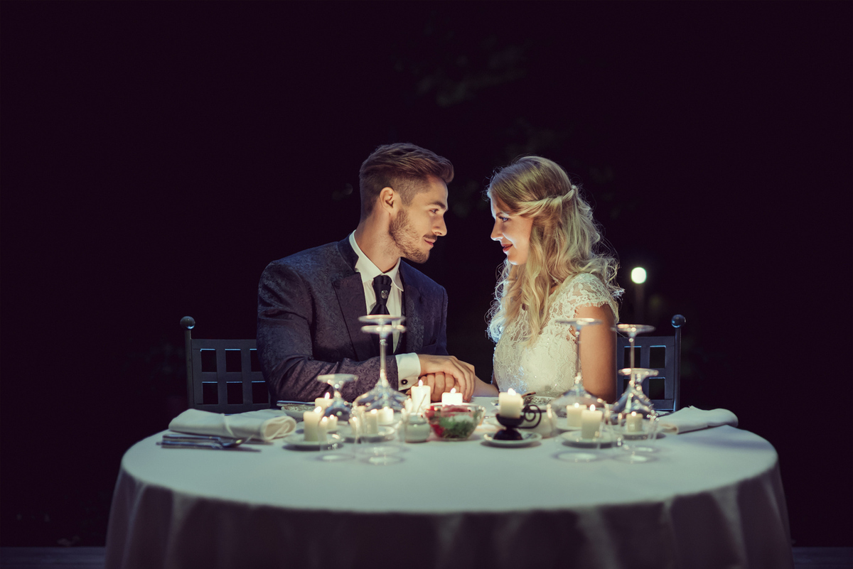 手のひらにキスする意味とは 体のパーツごとにキスの意味を紹介 7 7